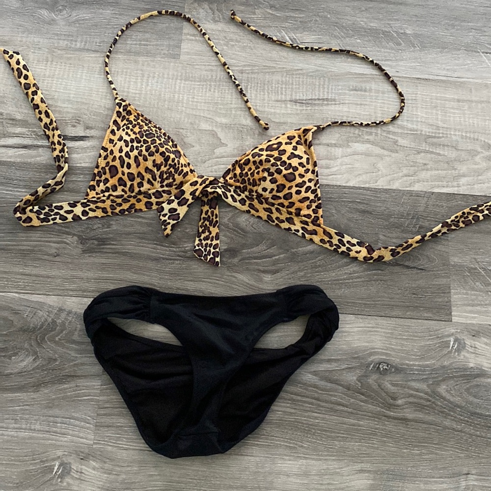 Victoria’s Secret bikini set